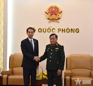 Defense leader receives Chinese Ambassador to Vietnam